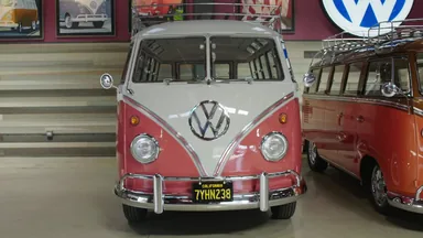 1959 Volkswagen 23-window bus — source photo